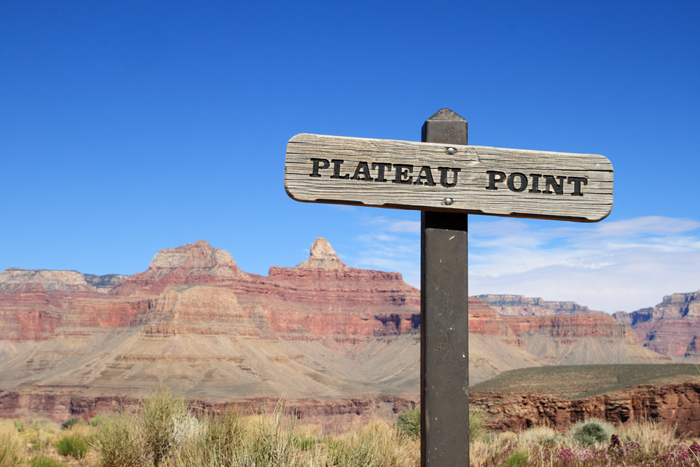 Plateau Point sign